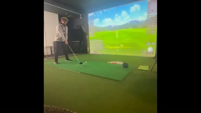 インドアゴルフ